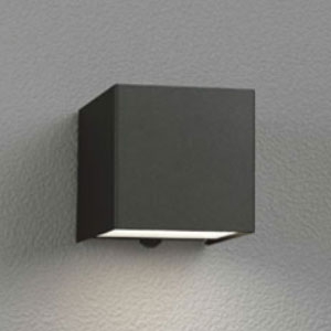 【生産完了品】LED一体型ポーチライト 防雨型 下面配光タイプ 電球色 人感センサ付 黒 OG254384