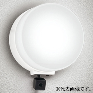 LEDポーチライト 防雨型 高演色LED 白熱灯器具60W相当 人検知カメラ付 録画/照明点灯(モード切替型)機能付 LED電球フラット形  口金GX53-1 昼白色 壁面取付専用 オフホワイト OG264109NCR